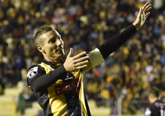 Matador: Pablo Escobar dá show, Strongest faz 5 a 0 e vai ao grupo do Santos