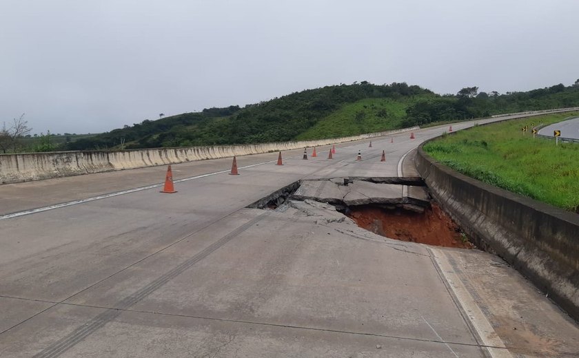 Quatro trechos de rodovias federais são interditados após fortes chuvas em Alagoas