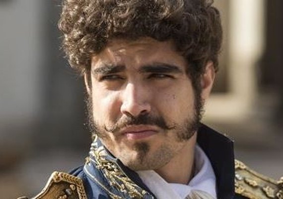 Caio Castro usa cueca especial em gravações de “Novo Mundo”