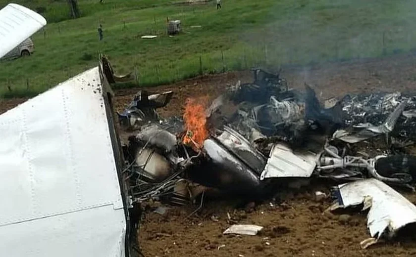 Piloto morre após queda de avião em São Sebastião do Passé, no interior da Bahia