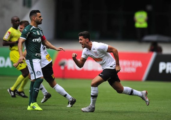 Corinthians vence Palmeiras no Allianz Parque e acalma seu começo de ano