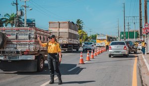 Trânsito na Avenida Gustavo Paiva é modificado nesta terça para obra em rede elétrica