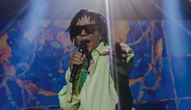 Aos 77 anos, Djavan segue na liderança dos nomes mais ouvidos da Música Popular Brasileira