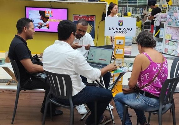 UNINASSAU e Procon oferecem serviços para consumidores no Shopping Pátio Maceió