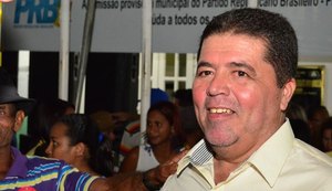 Prefeito de Joaquim Gomes inicia cortes para evitar ampliação de crise