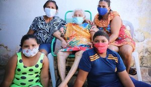 Covid-19: paciente de 108 anos se recupera e recebe alta do Hospital Metropolitano de AL