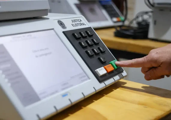 TSE aprova registros de seis candidatos à Presidência da República