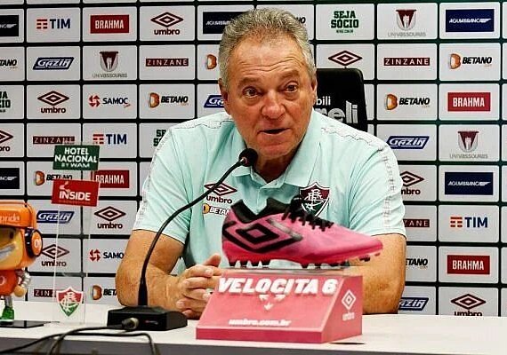 Abel Braga entrega o cargo e deixa o comando do Fluminense