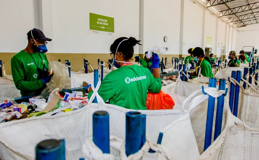 Recicleiros: Arapiraca e Teotônio Vilela vencem seleção nacional e concorrem a R$ 5 milhões