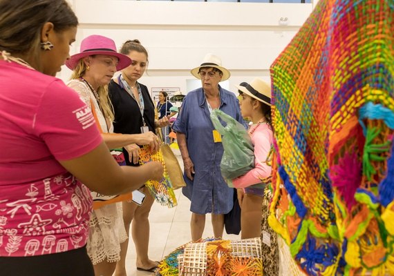 Artesãos alagoanos comercializam mais de R$ 21 mil em produtos durante temporada de cruzeiros