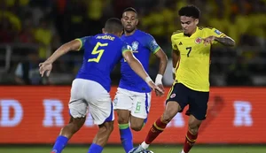 Brasil toma virada da Colômbia e perde a segunda seguida nas Eliminatórias