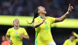 Com uma a menos, seleção feminina vence amistoso contra Inglaterra