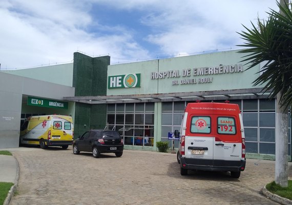 Motociclista fica com fratura no membro superior após queda de moto em Arapiraca