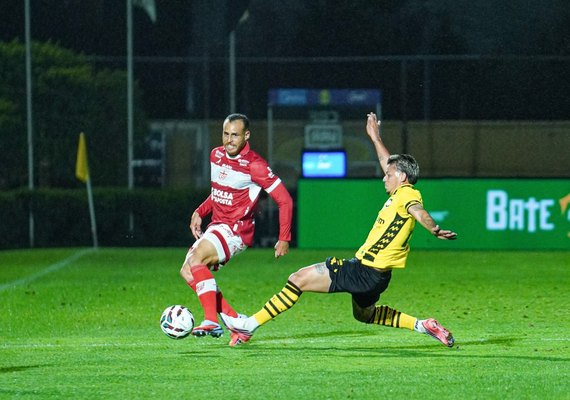 CRB abre placar com Thiaguinho, mas toma virada e perde do São Bernardo por 3x 1