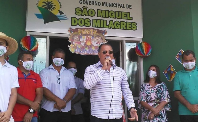 Prefeito Rubens Ataíde reassume prefeitura em São Miguel dos Milagres