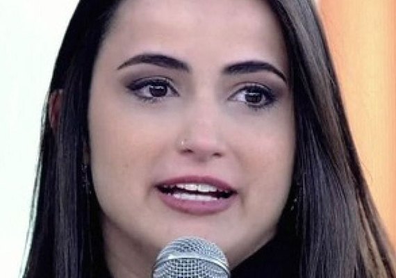 Jornalista do 'Bem Estar' aparece de piercing no nariz e assusta veteranos