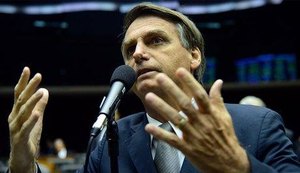 Bolsonaro orienta aluno a debater com professora que ensina comunismo