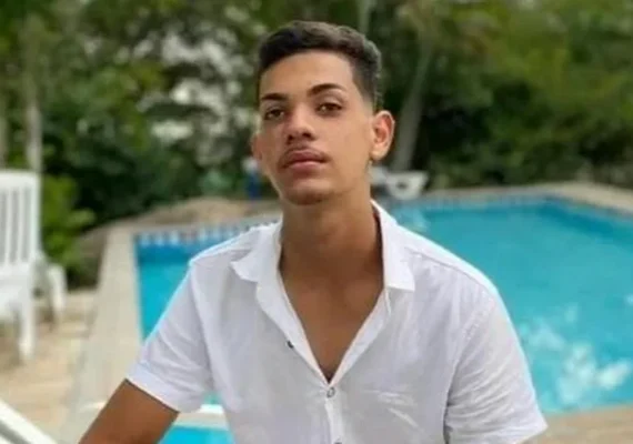 Jovem morre e namorada fica ferida em colisão envolvendo moto e carro em Carneiros