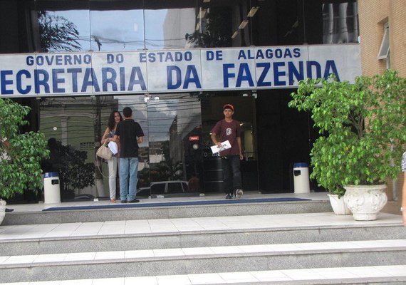 Fisco notifica mais de 400 empresas detentoras de Regime Especial