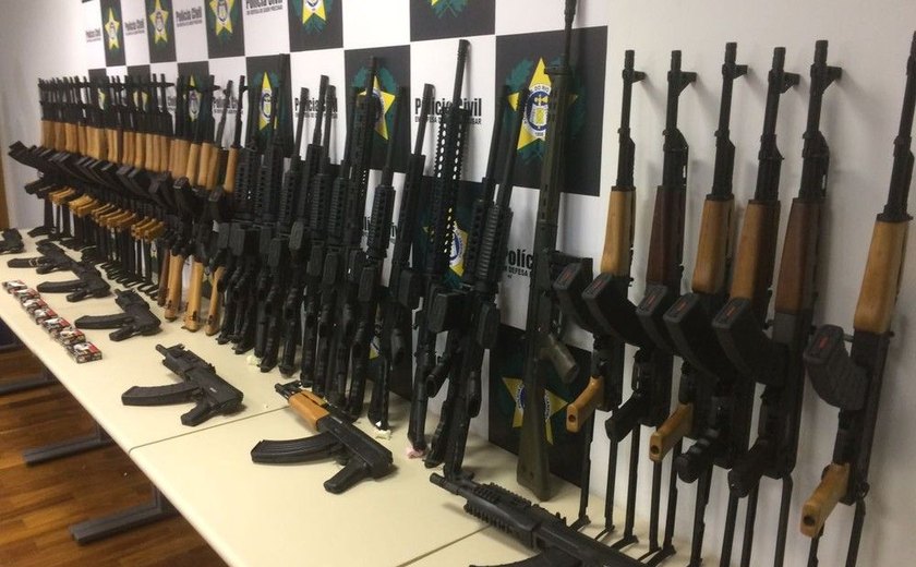 Polícia dos EUA caça brasileiro suspeito de chefiar contrabando de fuzis