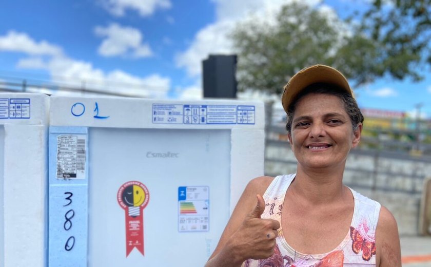 Mutirão da Equatorial é encerrado com entrega de geladeiras em Maceió e Arapiraca