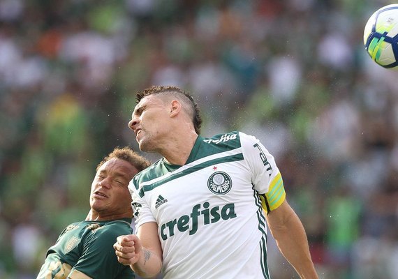 Com reservas, Palmeiras perde pênalti e empata em BH na volta de Felipão