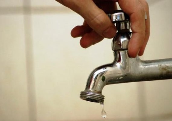 Bairros de Maceió ficam com abastecimento deficiente de água durante reparo