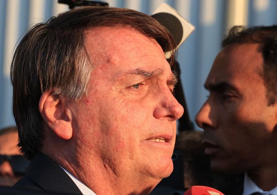 Sessão do TSE é suspensa com 3 votos a 1 pela inelegibilidade de Bolsonaro