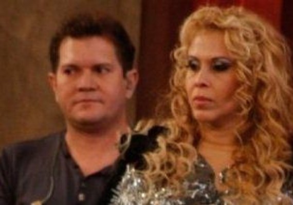 Na TV, Ximbinha culpa pastor por divórcio de Joelma: 'Deu fazenda para a igreja'