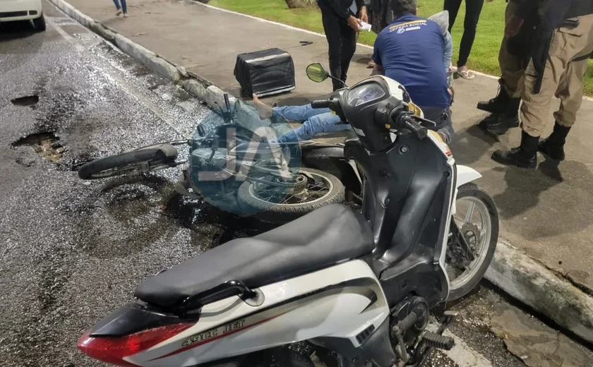 Três pessoas ficam feridas em colisão envolvendo duas motocicletas em Arapiraca