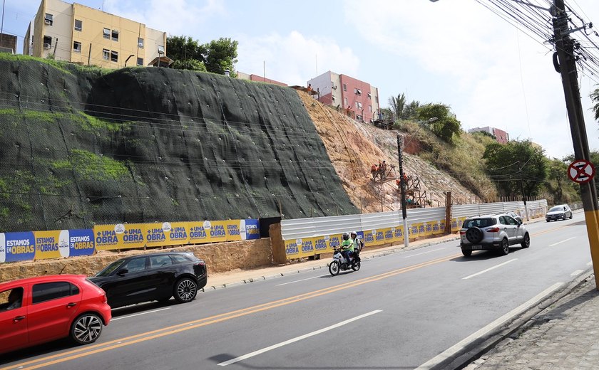 Obra de contenção intermediada pelo Ministério Público atinge fase conclusiva no Jacintinho