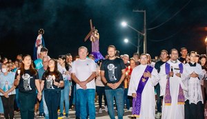 Sexta-Feira da Paixão em Murici reúne muita fé e devoção na subida do morro; tradição de mais de 140 anos