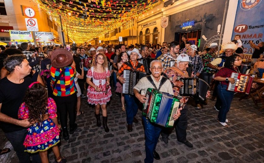 Arrasta Pé leva cultura, tradição e multidão para Jaraguá