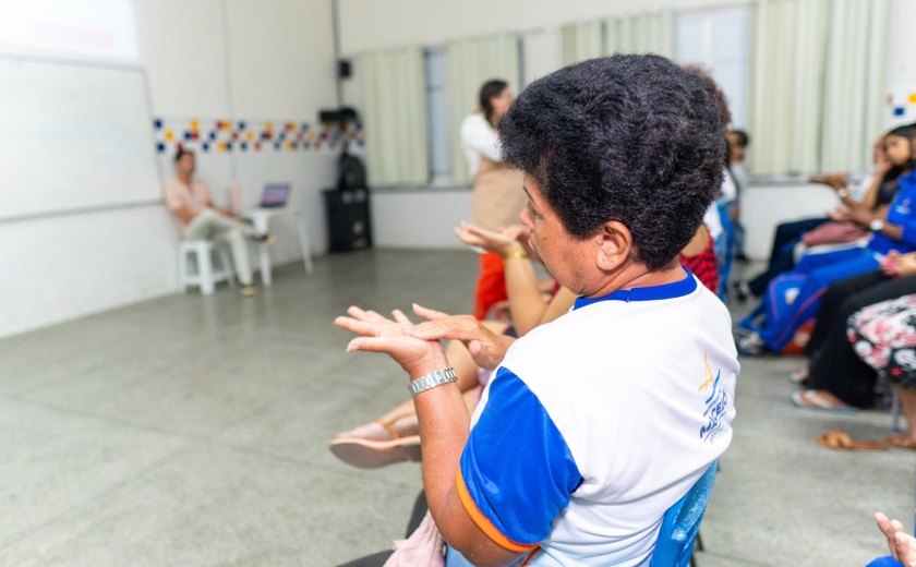 “Temos que nos cuidar”: aluna da Ejai de Maceió destaca importância de palestras do Outubro Rosa