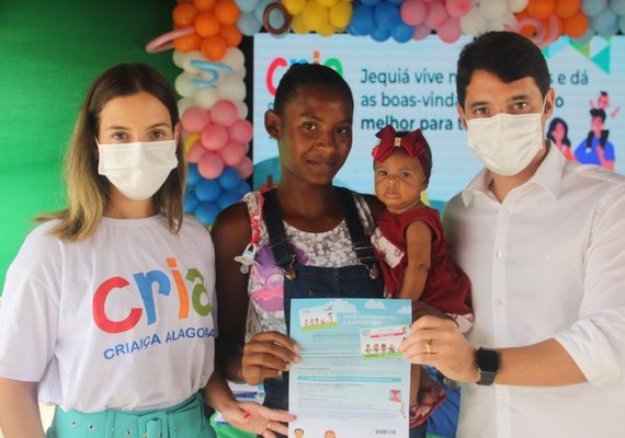 Prefeitura de Jequiá da Praia entrega 32 cartões do Cria para gestantes