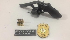 Durante cumprimento de mandado de prisão, suspeito atira contra policiais e é ferido