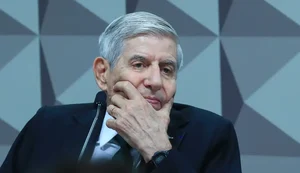 Moraes pede comprovação do histórico clínico de Augusto Heleno