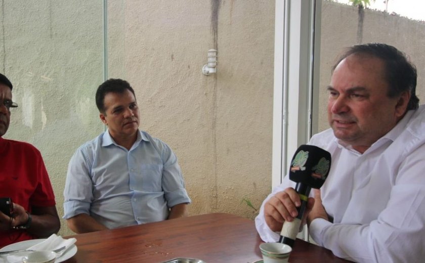 Luciano e Nezinho articulam linhas de crédito para ambulantes e feirantes em Arapiraca