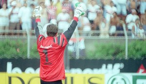 Agora treinador, Rogério Ceni celebra 20 anos de seu primeiro gol