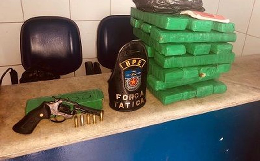 Polícia Militar apreende revólver e mais de 19 kg de maconha no bairro do Feitosa