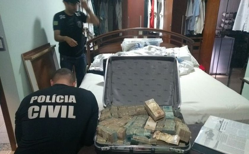 Polícia Civil apreende novamente dinheiro em casa de João de Deus