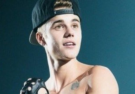 Equipe de Justin Bieber procura mulheres em casa de massagem para festa no Rio