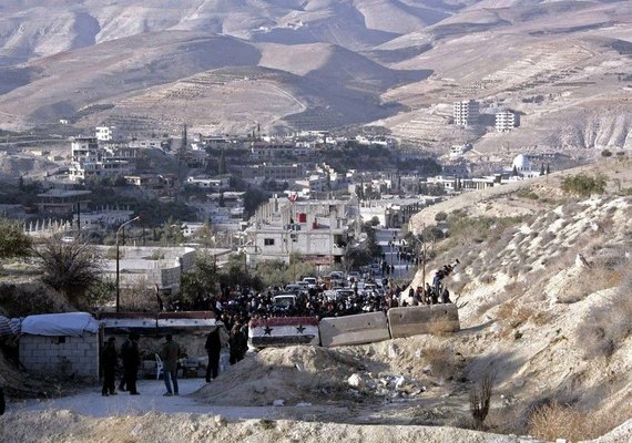 Na Síria, casal e quatro filhos morrem em bombardeios no Vale do Barada