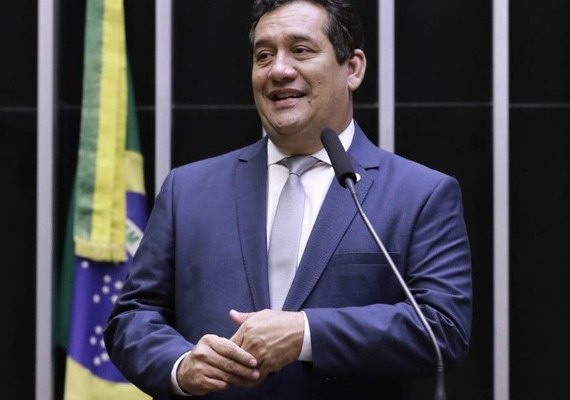 Pessoa vota projeto que garante benefícios a aposentados, deficientes e idosos