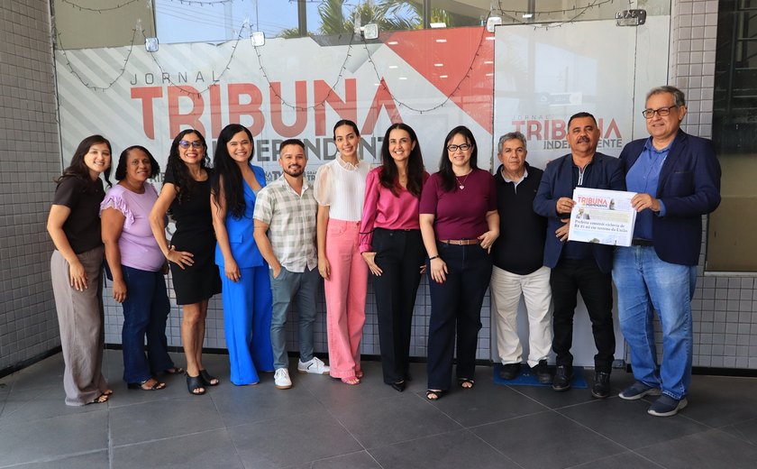 Jornalistas têm um dia de aprendizado no estúdio da Tribuna Hoje TV