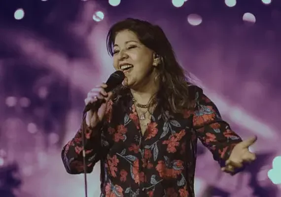 Cantora Roberta Miranda sofre acidente de carro em rodovia