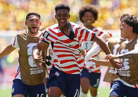 Estados Unidos vencem Austrália e avançam para 2ª fase da Copa do Mundo