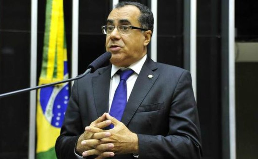 Deputado presidiário sofre AVC e é internado em Brasília