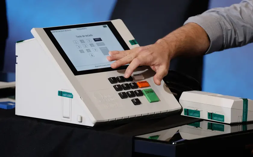 Totalização dos votos é aberta, auditável e segura, diz TSE