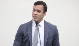 Delegado Leonam parabeniza bombeiros que fizeram resgate de cachorro